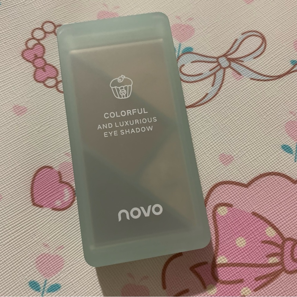 Neutral Brown and Tan Eyeshadow Quad NIB